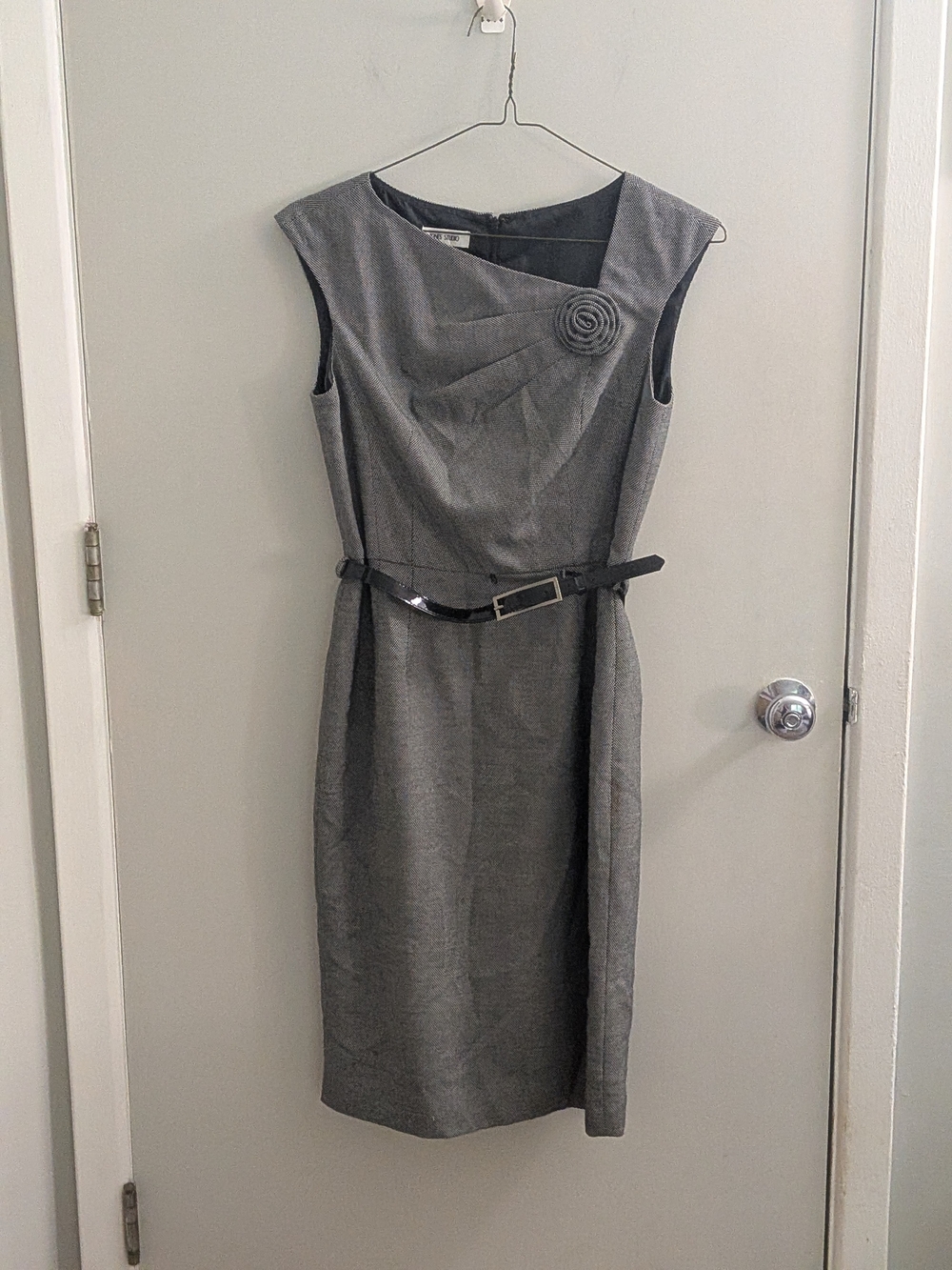Jones Studio Gray Sheath Midi Dress Belted Asymmetric Rosette Neckline Office 8